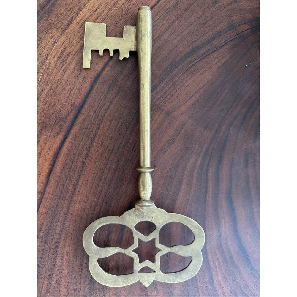 Vintage Large Brass/Metal Skeleton Church Key Rustic Patina 9 " w/ Center Star